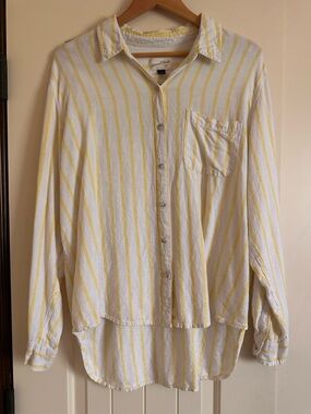 Universal Thread White and Yellow Striped Relaxed Button-Up